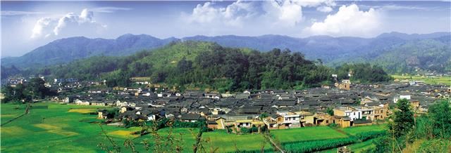 走进培田村古建筑群