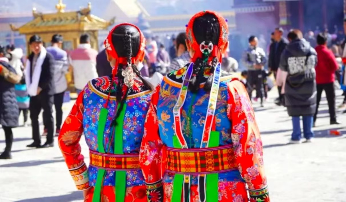 【华媒甘肃行】卓尼“三格毛”服饰：藏区古代服饰礼仪活化石的魅力展现
