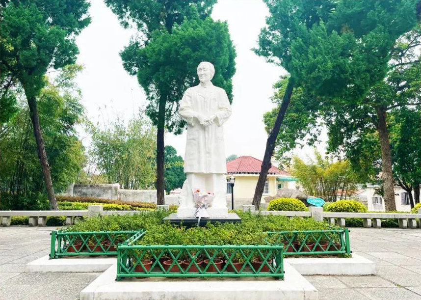 鼓浪屿毓园：这里纪念着一位“打开协和窗户看祖国”的女科学家