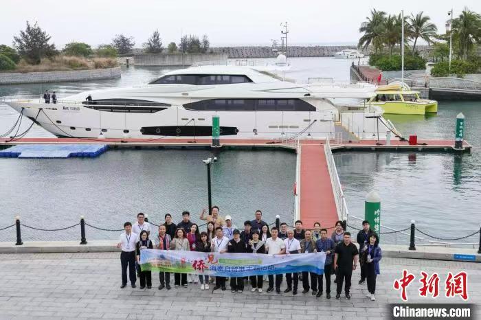 侨见海南自贸港：在海韵书香中感受自贸港文旅融合创新活力