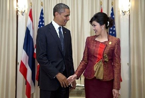 \ 奥巴马与泰国美艳总理亲密“调情” 让人随时受不了