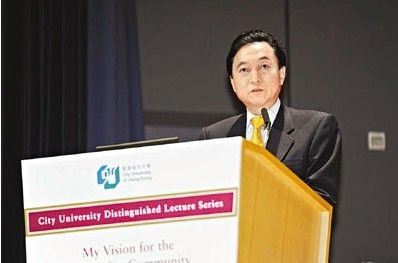鸠山由纪夫为日军侵华暴行道歉。来源:香港《文汇报》