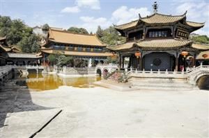 千年古寺放生池遇大旱干涸见底(图)