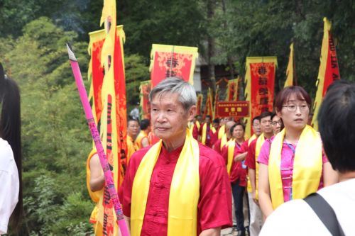 图为 2017 香菇始祖吴三公朝圣大典仪式现场(中国经济导报、中国发展网;沈继平、沈贞海 摄)