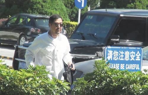 张国立
