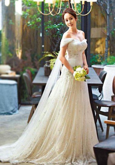 许慧欣与小3岁男友巴厘岛完婚 婚后将积极造人