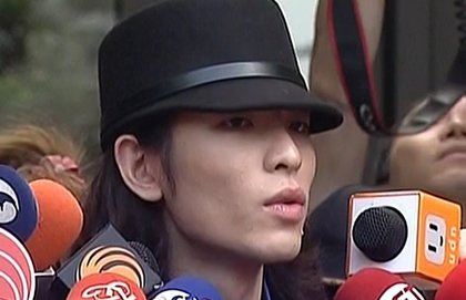 萧敬腾称被恐吓半年知道泼粪元凶 嫌犯埋伏两天